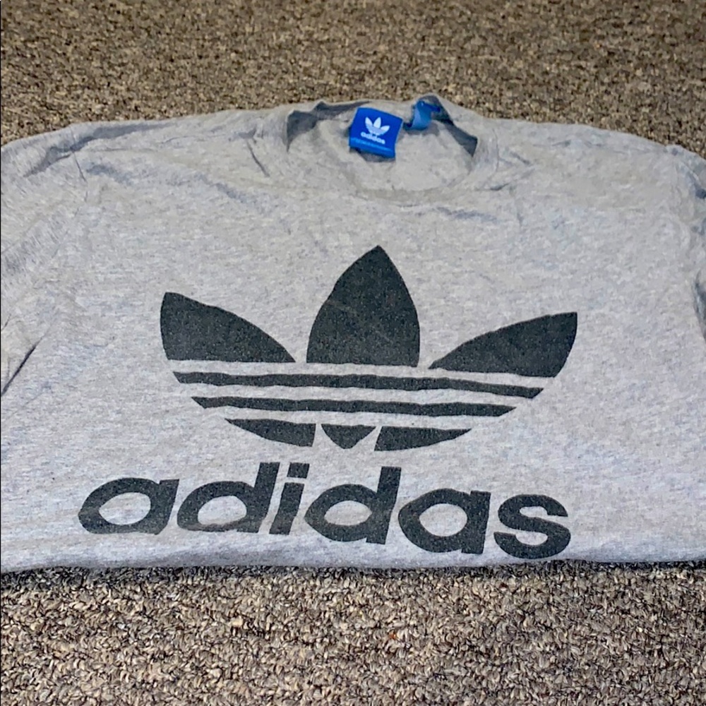 ADIDAS TSHIRT